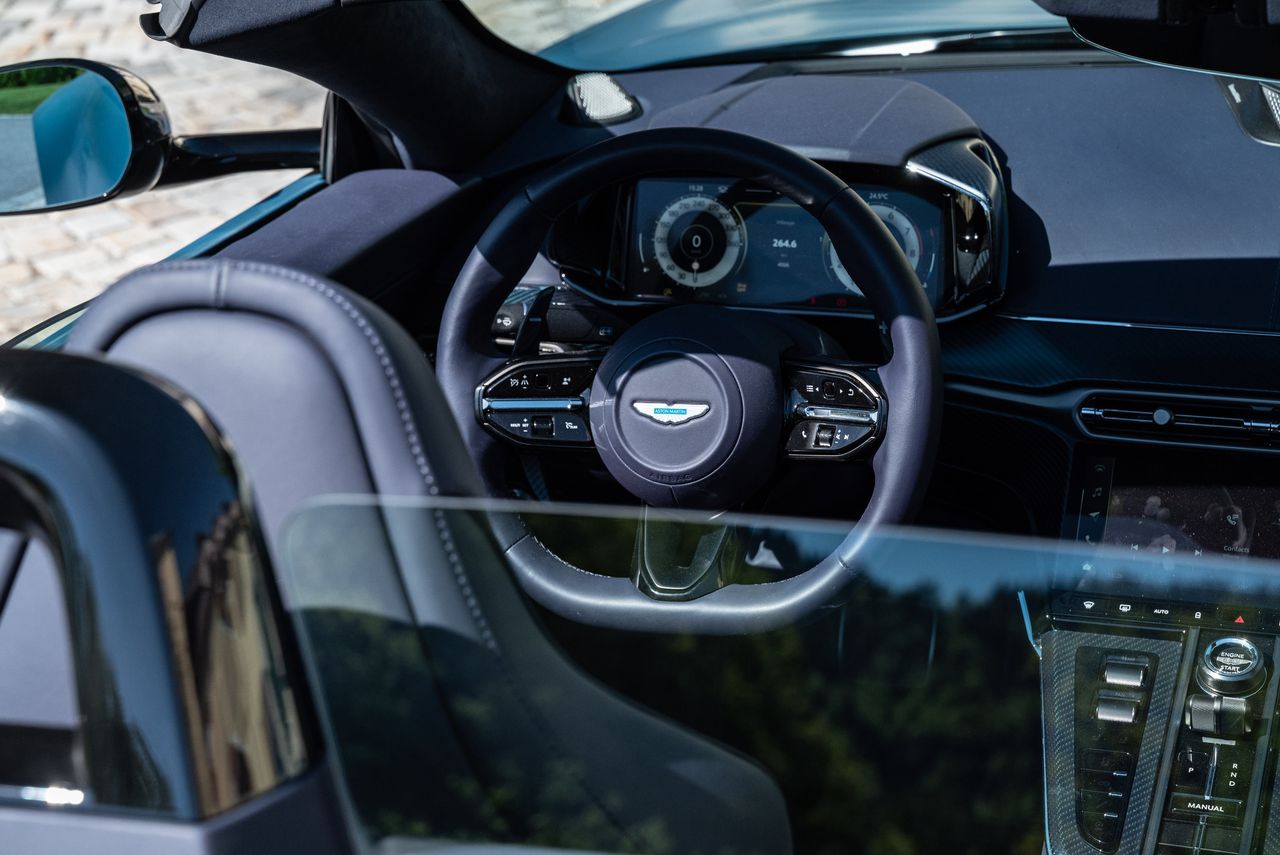 Aston Martin Vantage Roadster