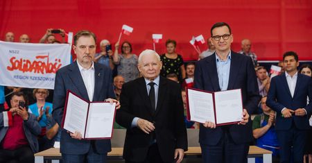 "Miękkie niszczenie kolejnej instytucji". Centrale związkowe o umowie między "S" a rządem