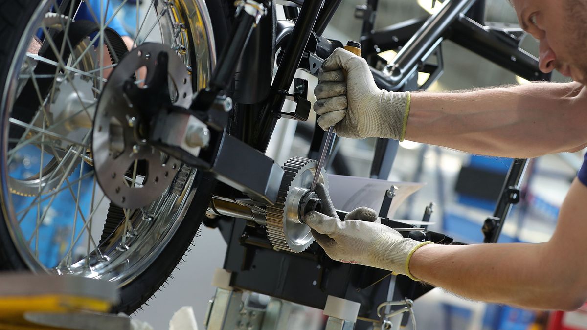 Polacy rozważają wyjazd za granicę do pracy