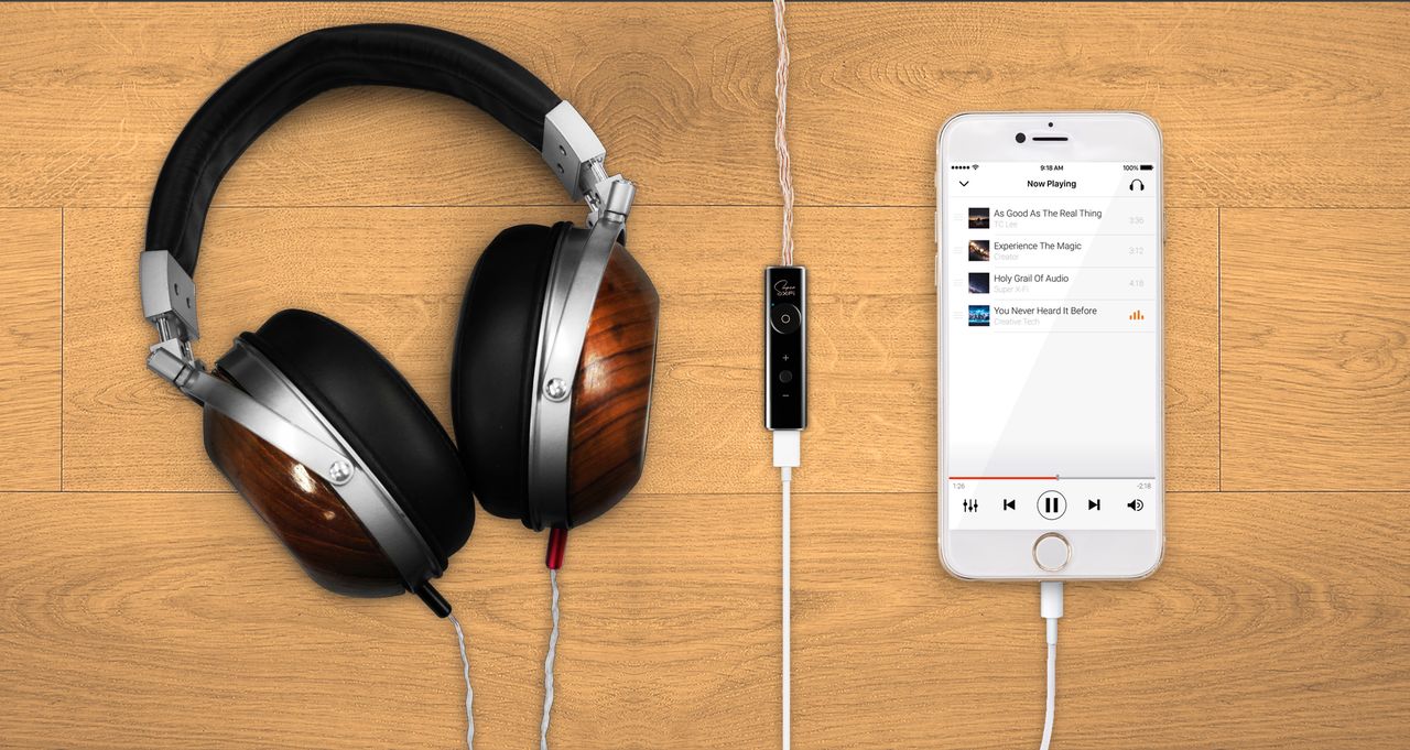 Twoje słuchawki mogą więcej. Creative Super X-Fi dodaje przestrzeń do stereo