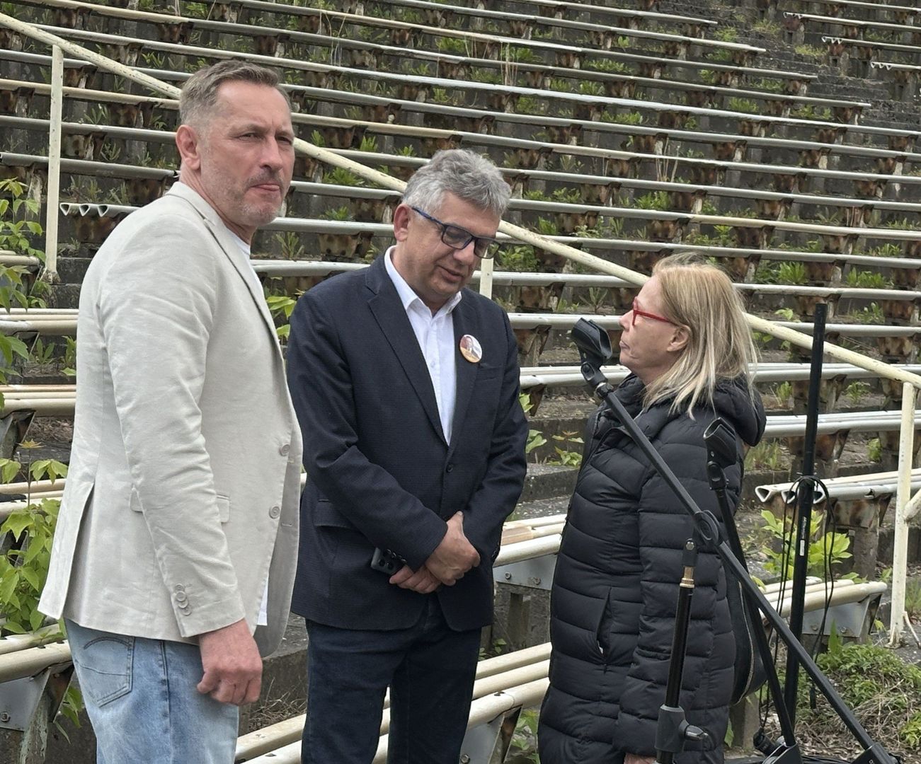 Spotkanie w zielonym Amfiteatrze. Od lewej Waldemar Dolecki, Cezary Brymora i Małgorzata Potocka, dyrektor Teatru Powszechnego w Radomiu. 