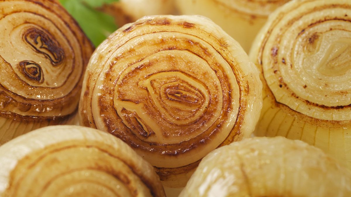 Jak opalić cebulę?