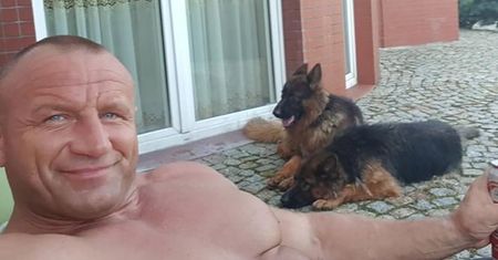 Mariusz Pudzianowski pokazał swój dom. To willa z prawdziwego zdarzenia