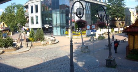 Zakopane, 8:47. Tak wyglądają Krupówki z samego rana. Czy to już kryzys?