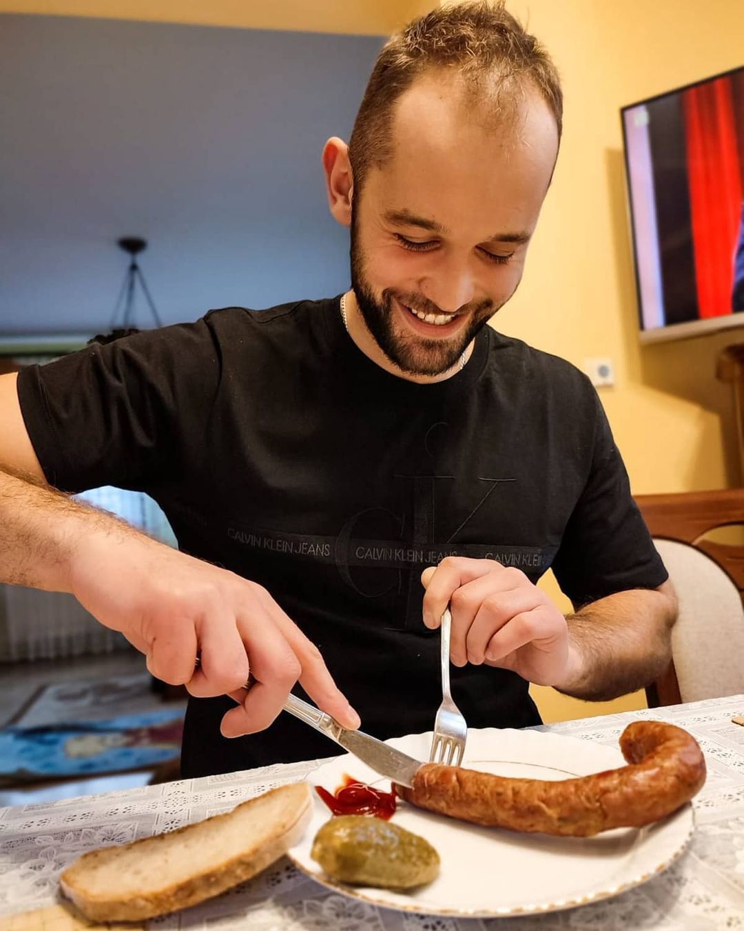 Stanisław twierdzi, że nie zanudzał własnych kandydatek i grozi, że "coś opowie" 