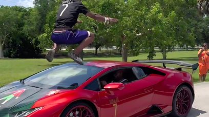 Karkołomny wyczyn iShowSpeeda. Przeskoczył nad pędzącym Lamborghini