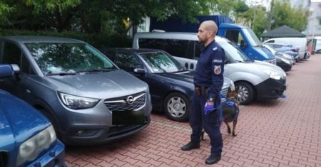 Akcja policji w Warszawie. Wziął kredyt w banku na pół kilograma kokainy