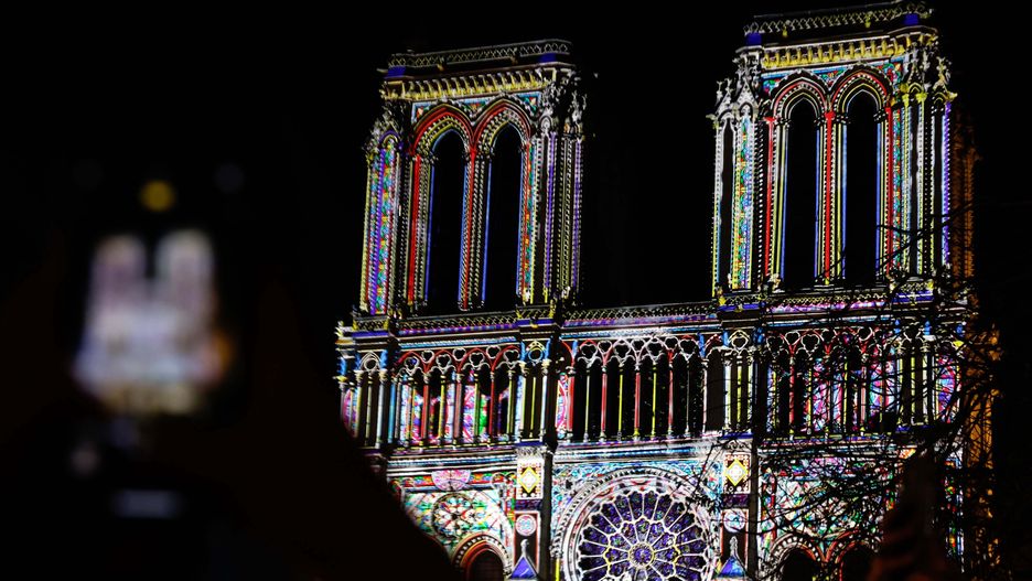 The Notre Dame de Paris Cathedral during the final preparations for its reopening, in Paris, France, 06 December 2024. The Notre Dame Cathedral will be officially inaugurated on 07 December after nearly six years of renovation work following the 2019 fire. EPA/MOHAMMED BADRA Dostawca: PAP/EPA.