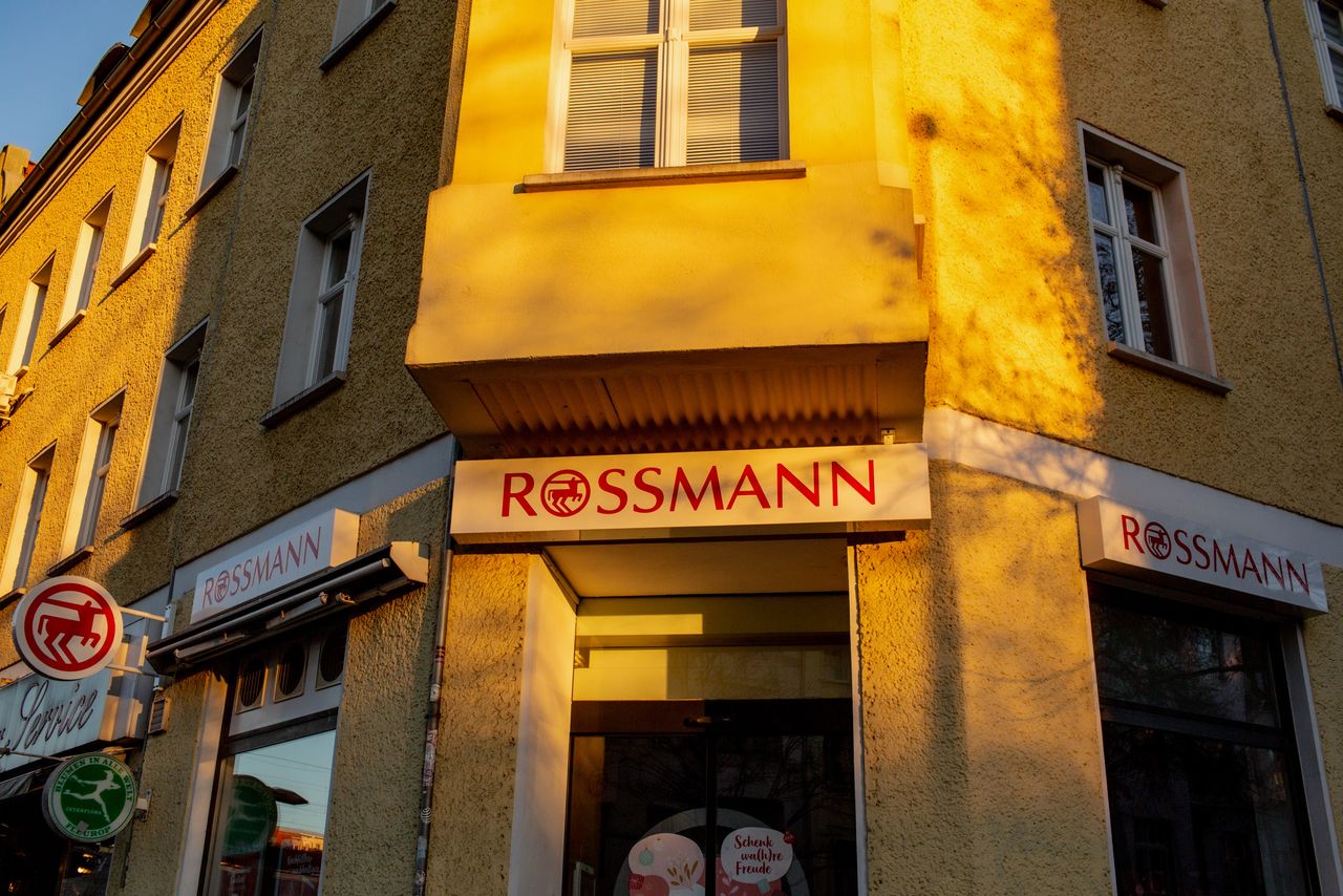 Ostatnia szansa w Rossmannie. Kultowa męska woda toaletowa taniej o 80 zł
