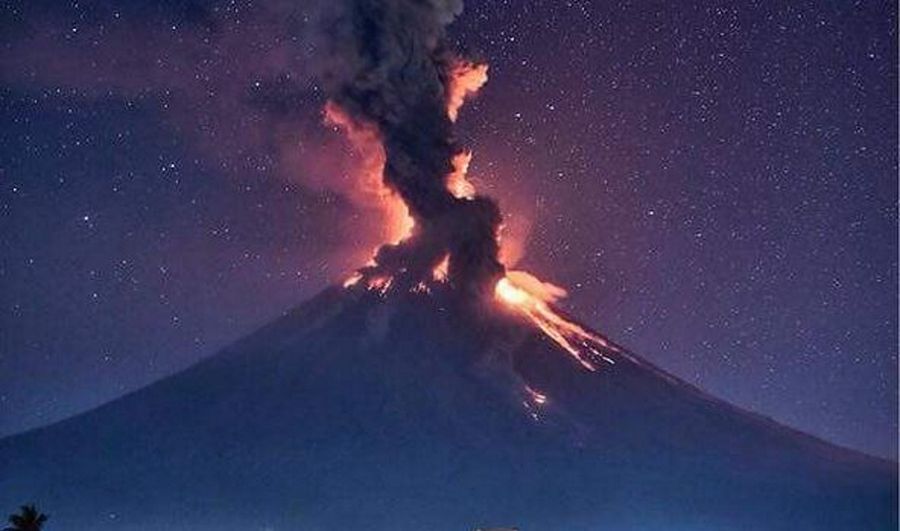 Eksplodował wulkan Mount Mayon. Zdjęcia wybuchu zapierają dech w piersiach