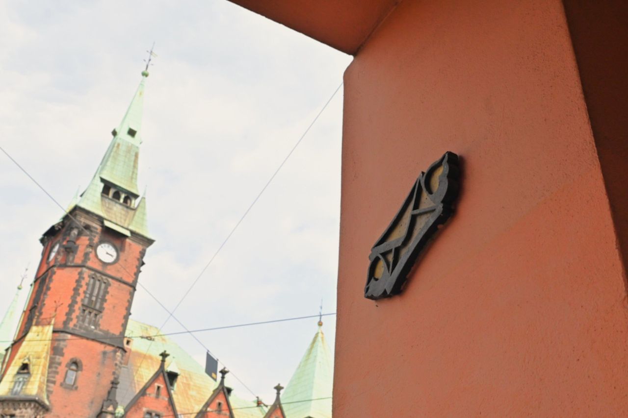 Wrocław: Rozglądaj się. Możesz natknąć się na niezwykłe znalezisko, na przykład na latające listy!