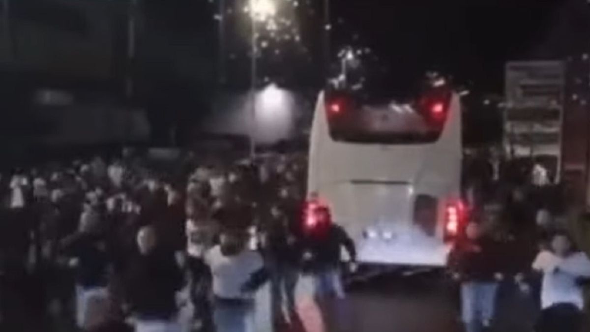 Atak chuliganów na autokary kibicó Schalke