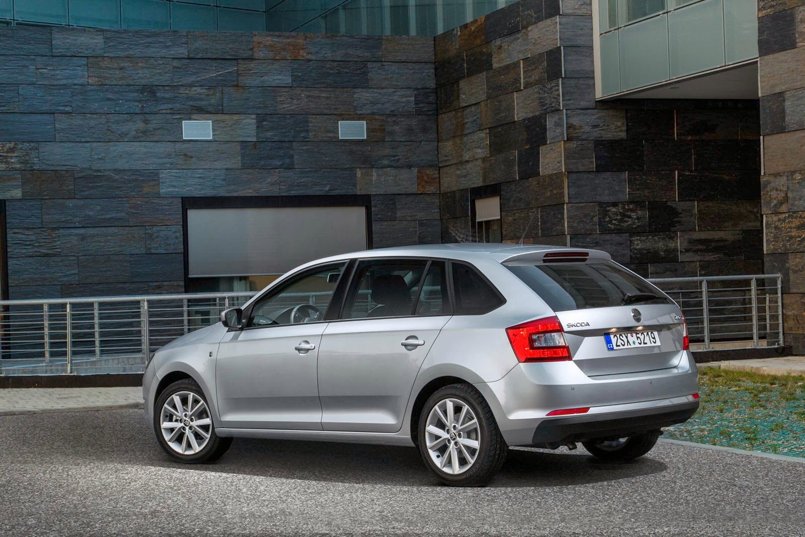 Škoda Rapid Spaceback - obszerna galeria od producenta 6