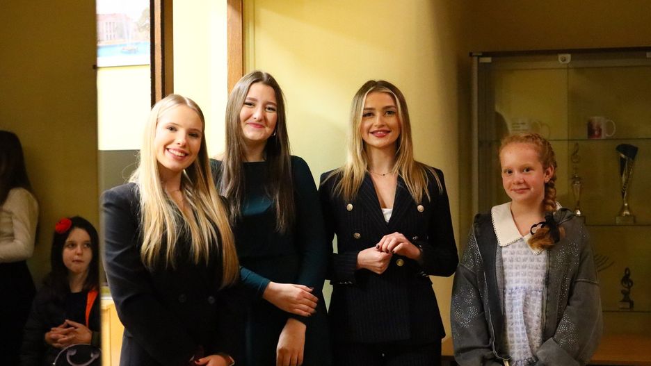 Podczas koncertu finałowego zaśpiewało trzynaścioro finalistów 10. Konkursu Piosenki Patriotycznej &#34;Żołnierska Nuta&#34;