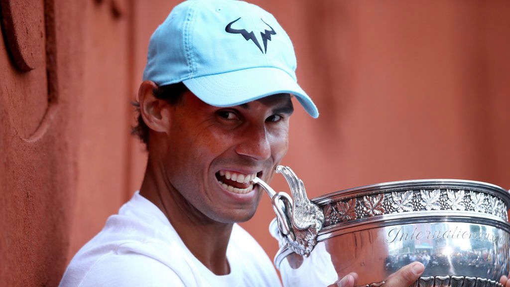 Getty Images / Clive Brunskill / Na zdjęciu: Rafael Nadal, triumfator Roland Garros 2018 w grze pojedynczej mężczyzn