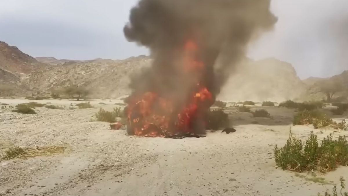 pożar samochodu ekipy na Dakarze