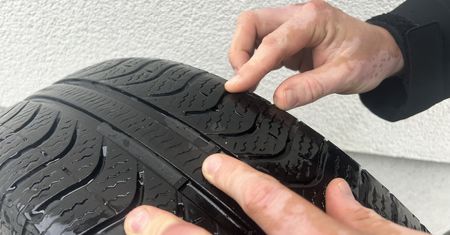 Jak sprawdzić opony przed zimą? Całoroczne trudniej