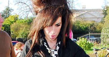 Amy Winehouse idzie na odwyk!
