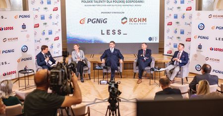 Studiuj za granicą, ale wróć. Jak przekonać młodych, że Polska jest fajna? Relacja z Our Future Forum
