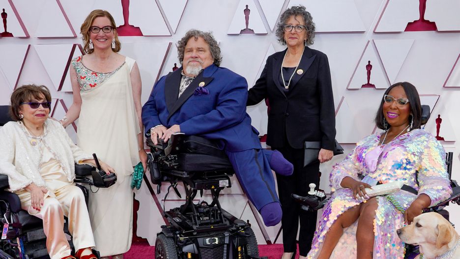 Producenci i bohaterowie filmu "Crip Camp"