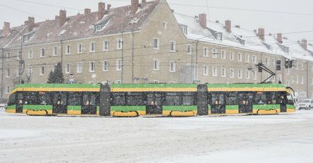 Poznań. Mężczyzna rażony prądem. PST nie kursował