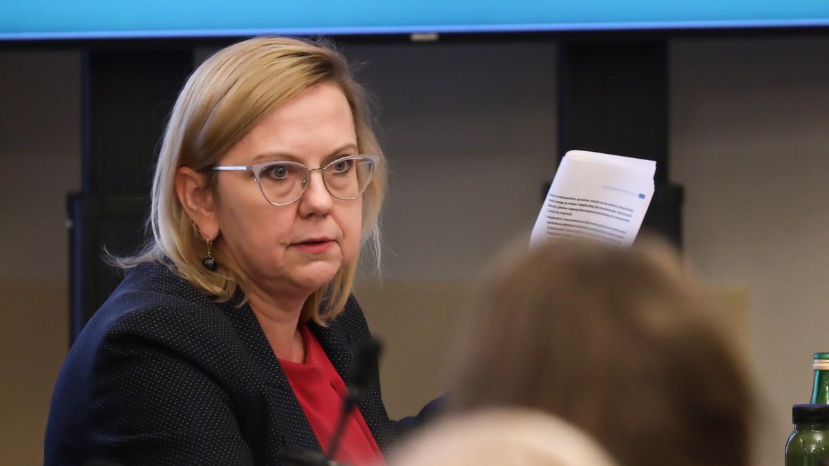 Rząd zmienia przepisy, aby przedłużyć wypłatę dodatku osłonowego, który miał zrekompensować m.in. wysokie ceny energii 