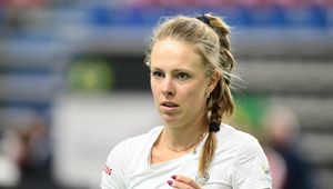 Magdalena Fręch odwróciła losy meczu w Charleston. Urszula Radwańska już tylko w deblu