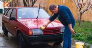 Myjesz auto na podwórku? Grozi ci nawet 500 zł mandatu