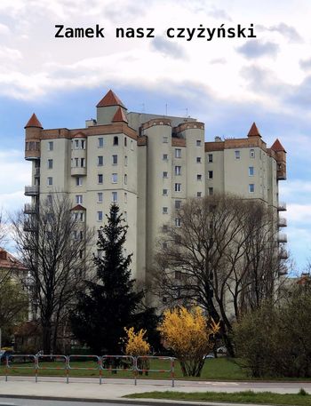 Kraków" Tak się żyje w "zamku". To niezwykły blok. Co zastaliśmy w wieżyczce niczym ze średniowiecznej budowli lub "domu Drakuli" ?