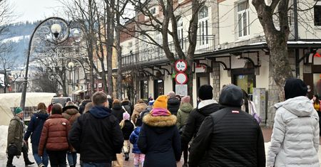 Ile zarabia kelnerka w Zakopanem? Kwota może zdziwić