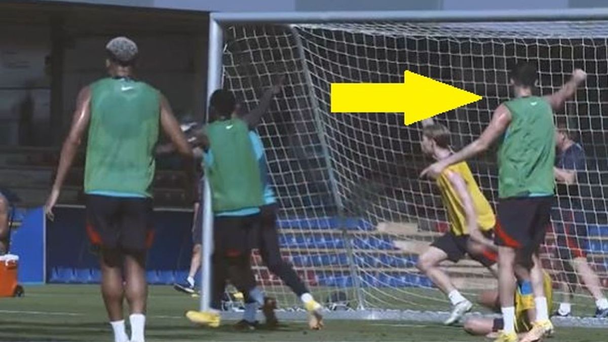 Zdjęcie okładkowe artykułu: Twitter / FC Barcelona / Robert Lewandowski sugeruje, że padł gol