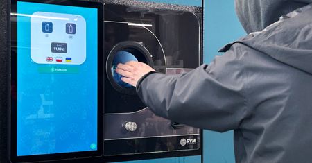 Nowy system kaucyjny. Klienci Biedronki i Lidla powinni o tym wiedzieć