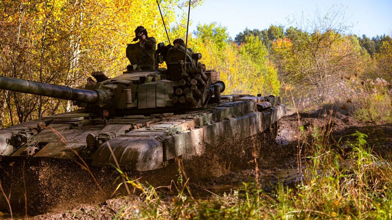 PT-91 Twardy na poligonie. Wojskowi pokazali zdjęcia