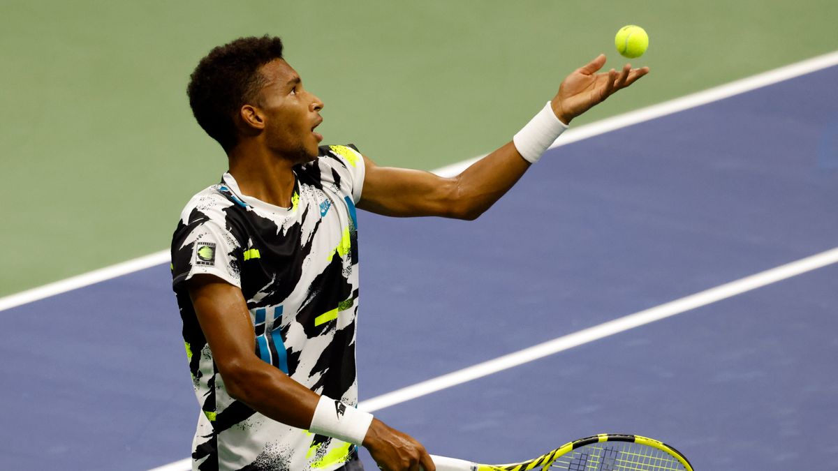 PAP/EPA / JASON SZENES / Na zdjęciu: Felix Auger-Aliassime