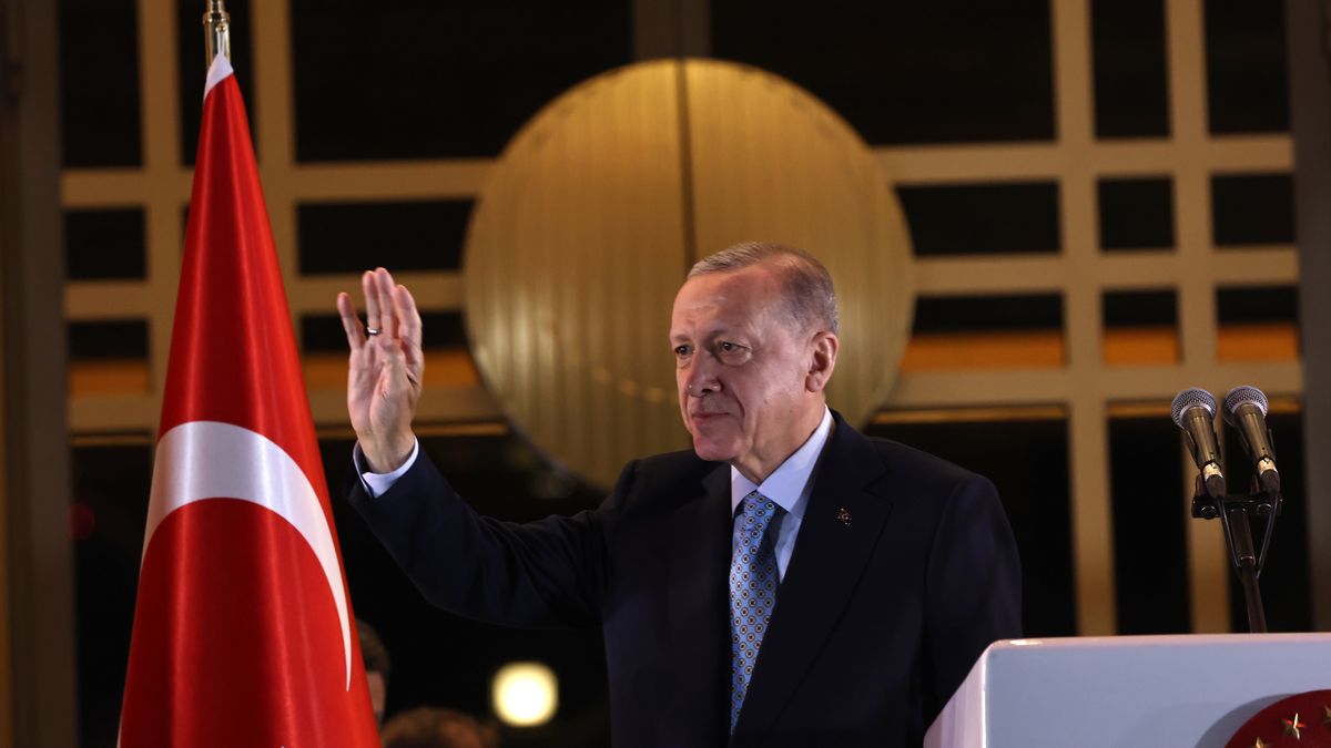 Turkish Voters Go To The Polls In A Re-run Of The Presidential Election
ANKARA, TURKEY - MAY 28:  President Recep Tayyip Erdogan acknowledges supporters at the presidential palace after winning reelection in a runoff on May 28, 2023 in Ankara, Turkey. Erdogan was forced into a runoff when neither he nor his main challenger, Kemal Kilicdaroglu of the Republican People's Party (CHP), received more than 50 percent of the vote in the May 14 election.  (Photo by Chris McGrath/Getty Images)
Chris McGrath