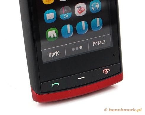 Nokia 500 - przyciskie pod wyświetlaczem