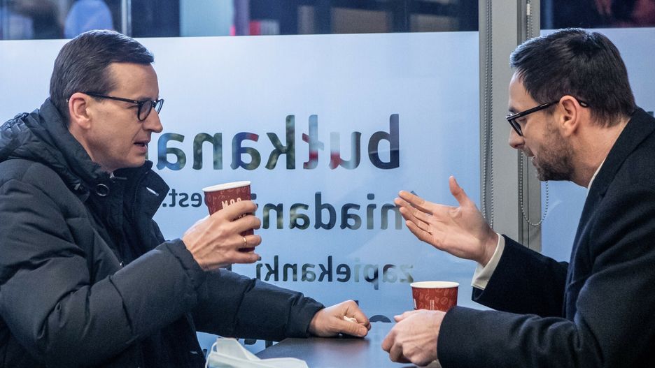 Mateusz Morawiecki na stacji Orlenu wraz z prezesem spółki Danielem Obajtkiem