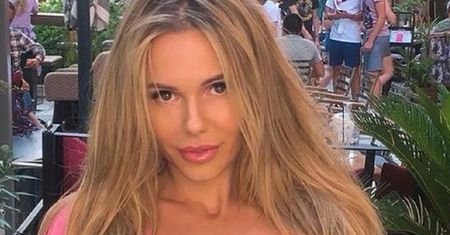 Zawiązała bikini inaczej niż zwykle. Kolejny trend w modzie plażowej?