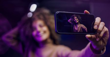 Muzeum Selfie Station otwiera się w Lublinie. Marzysz o idealnym selfie? Zrobisz je właśnie tu