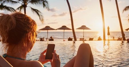 Roaming na wakacjach. Chwila nieuwagi może skończyć się kosztownie