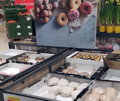 Tłusty czwartek. Przeglądamy gazetki reklamowe w poszukiwaniu najtańszych pączków