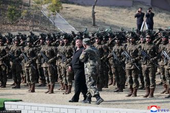 Nowy silnik rakietowy i czołg. Kim Dzong Un: nie ma sobie równych
