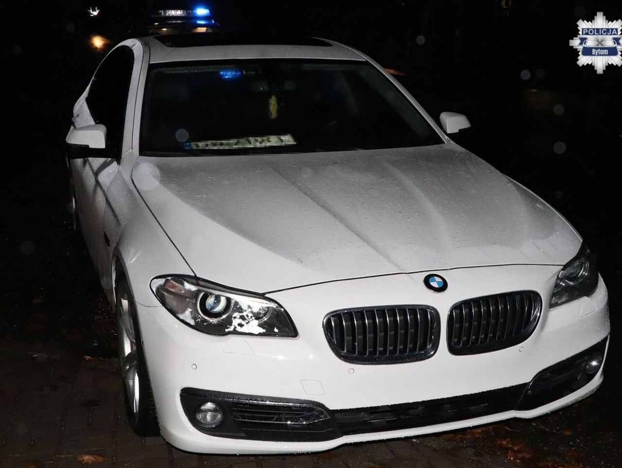 Bytom: BMW nie miało przedniej tablicy, a tylna należała do innego auta. Kierowca odpowie przed sądem