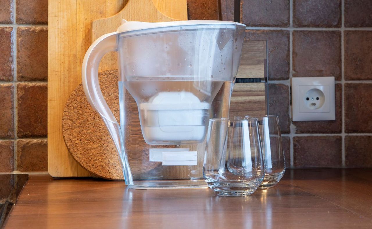 Dlaczego plastikowy dzbanek na wodę to kiepski pomysł?