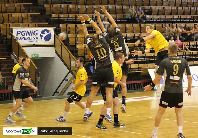 Krystian Nowak w niedawnym starciu z Powenem Zabrze rzucił 5 bramek