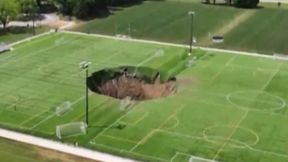 Jest nagranie z USA. Ogromna dziura w boisku