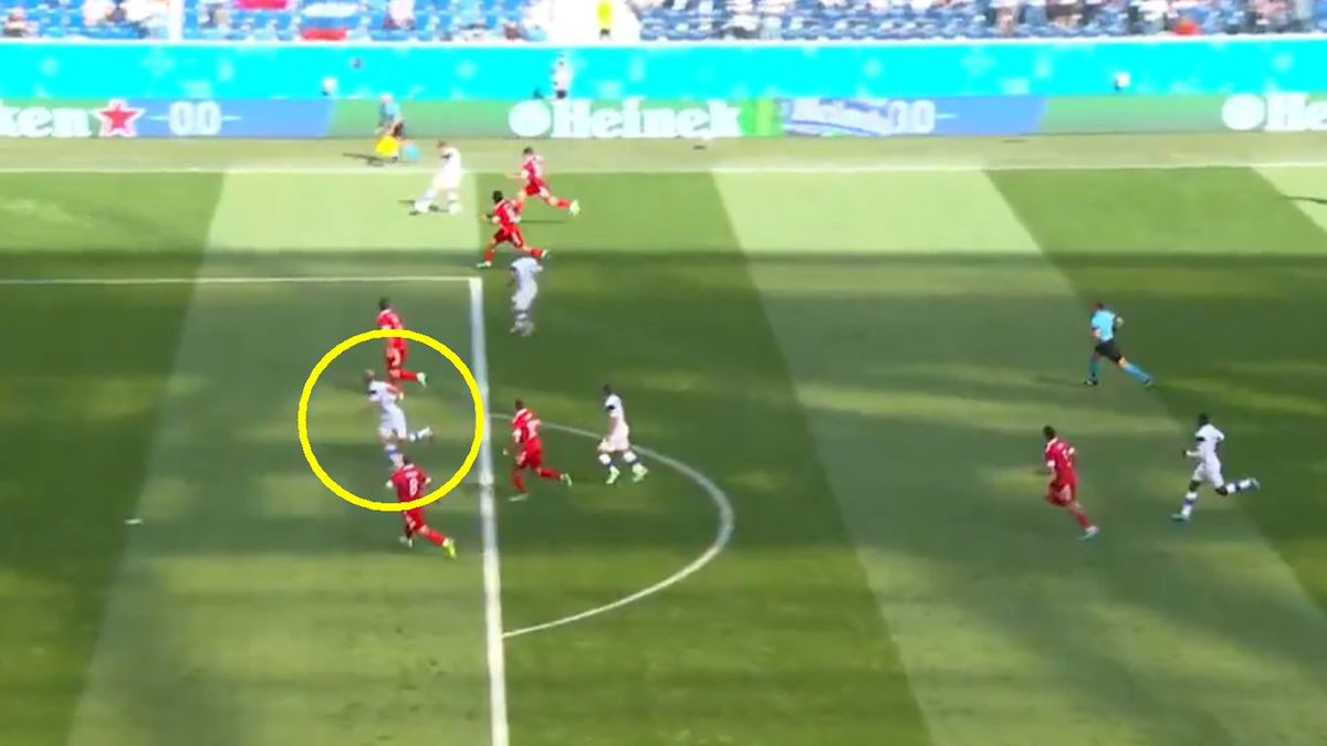 Twitter / TVP Sport / Na zdjęciu: Fin Joel Pohjanpalo trafia z Rosją, ale ze spalonego