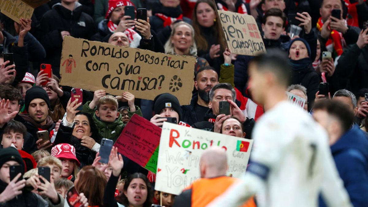 Getty Images / Joern Pollex - UEFA / Na zdjęciu: kibice na meczu Danii z Portugalią