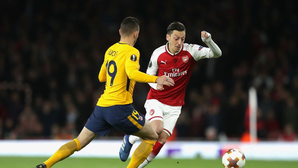 Getty Images / Richard Heathcote /  Lucas Hernandez i Mesut Oezil