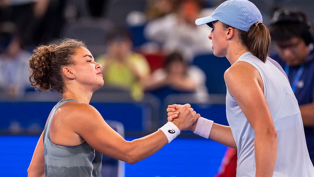 Getty Images / Hermann Chu/Eurasia Sport Image / Na zdjęciu: Iga Świątek i Jasmine Paolini